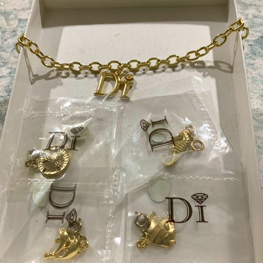 Charm bracelet
